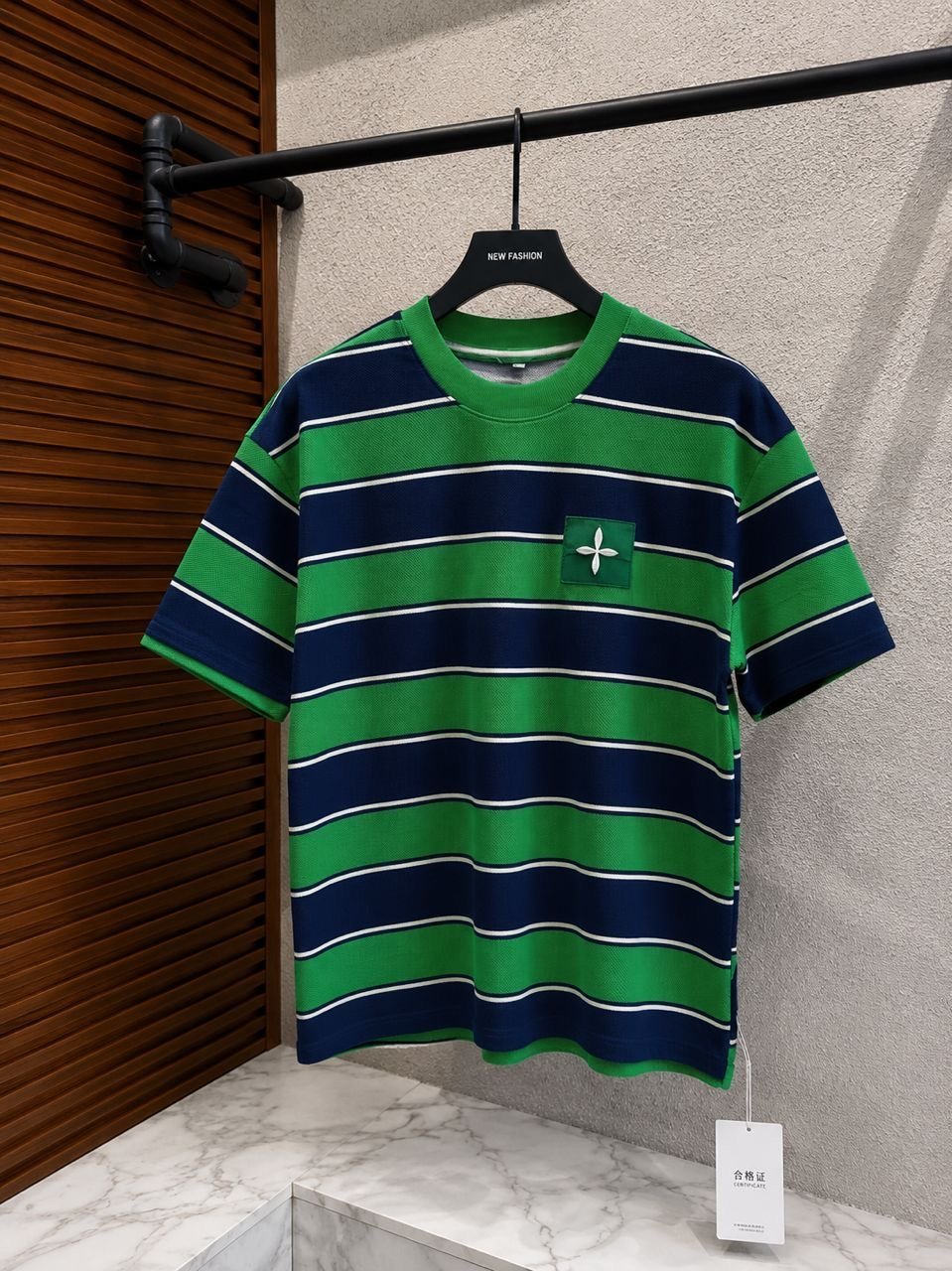 STRIPPED T-SHIRT