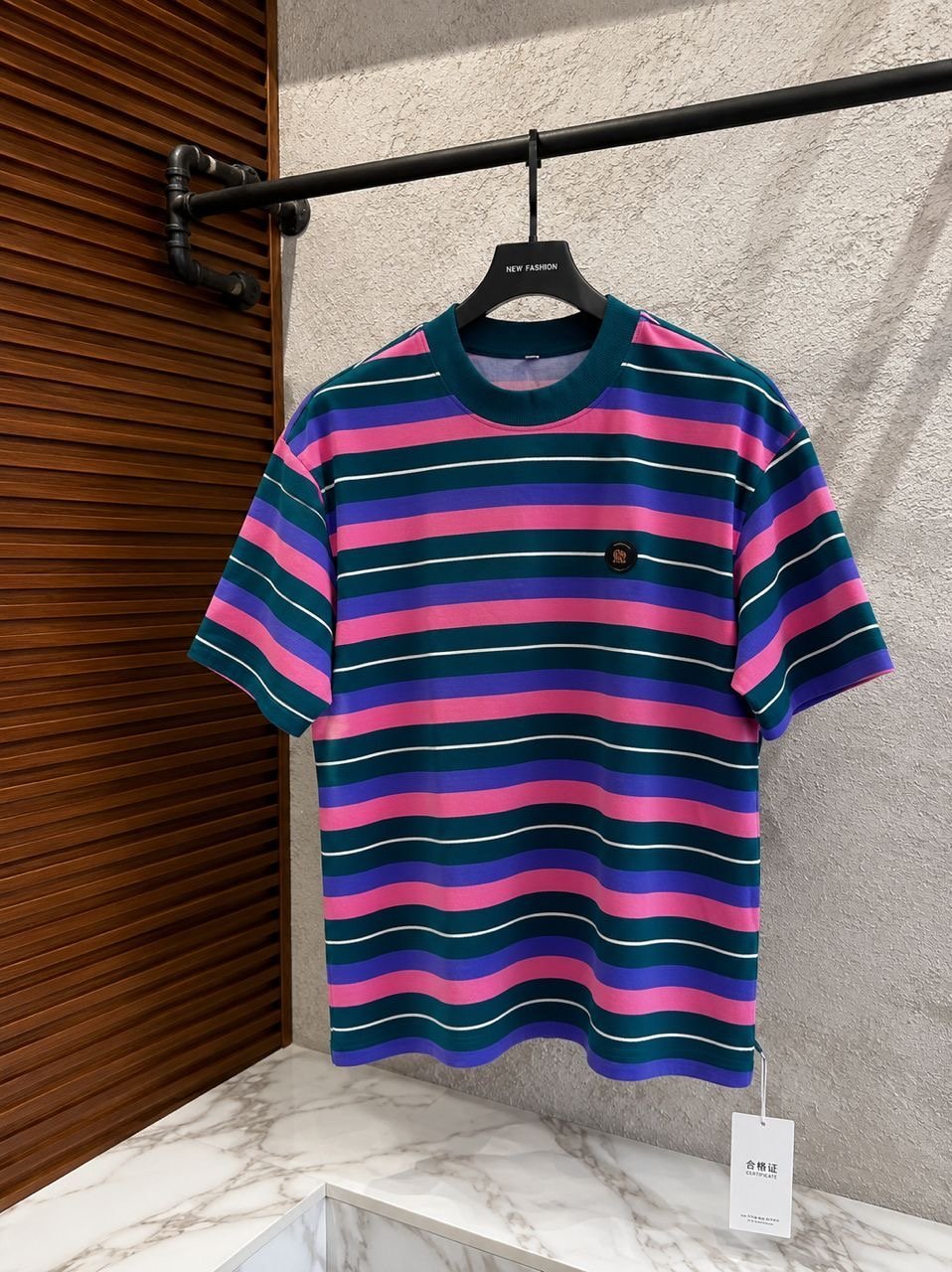 STRIPPED T-SHIRT