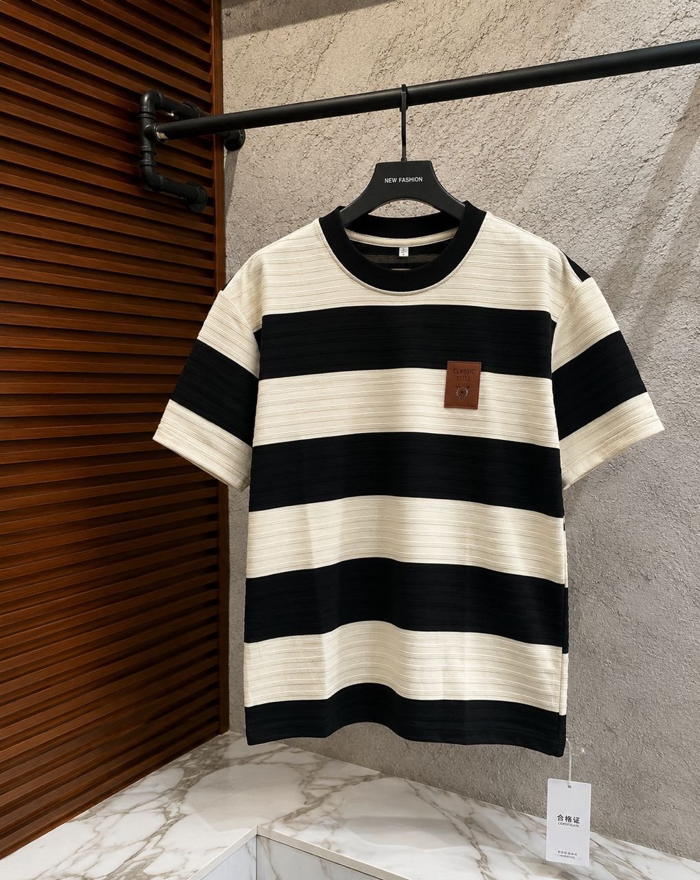 STRIPPED T-SHIRT