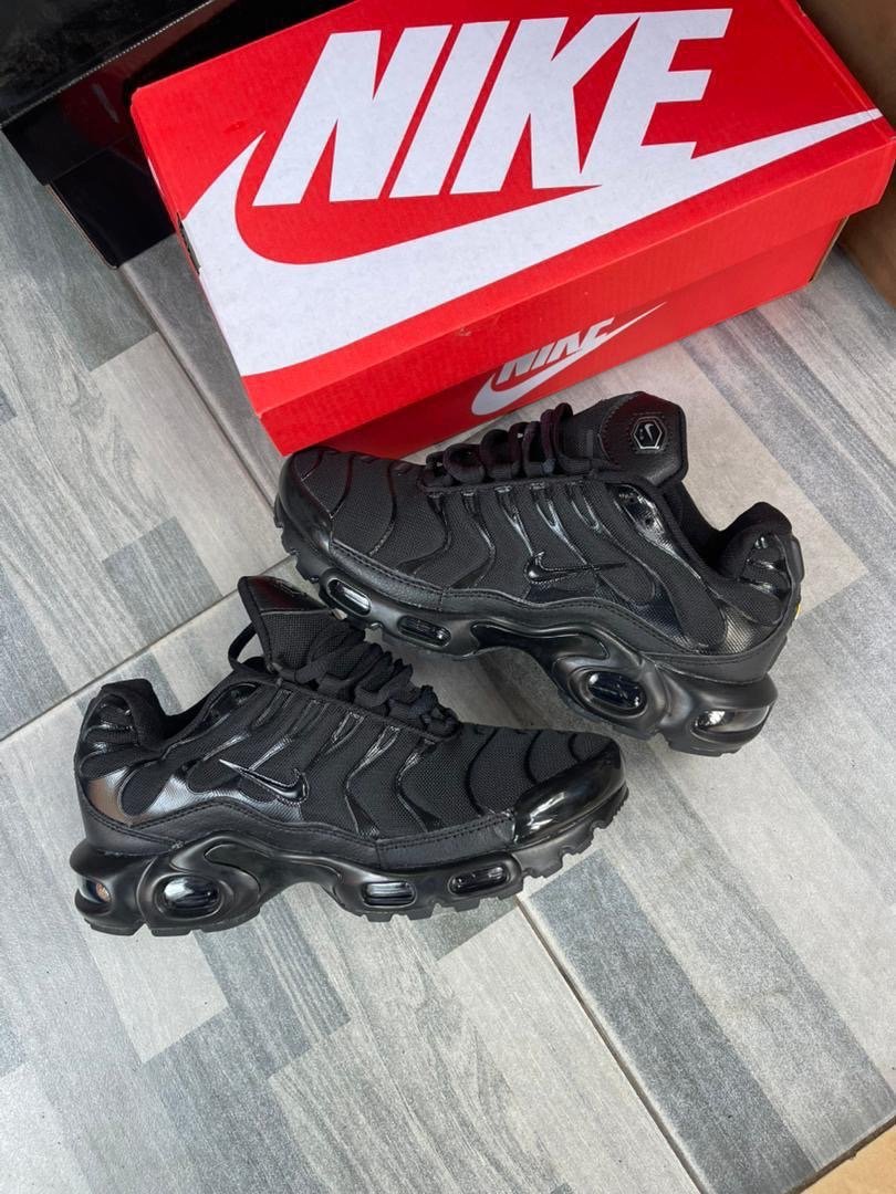 TN noir